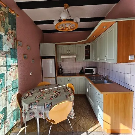 別荘 Dom Letniskowy Nad Jeziorem Lodz Wioslowa I Kajak Gizycko ビルカシ